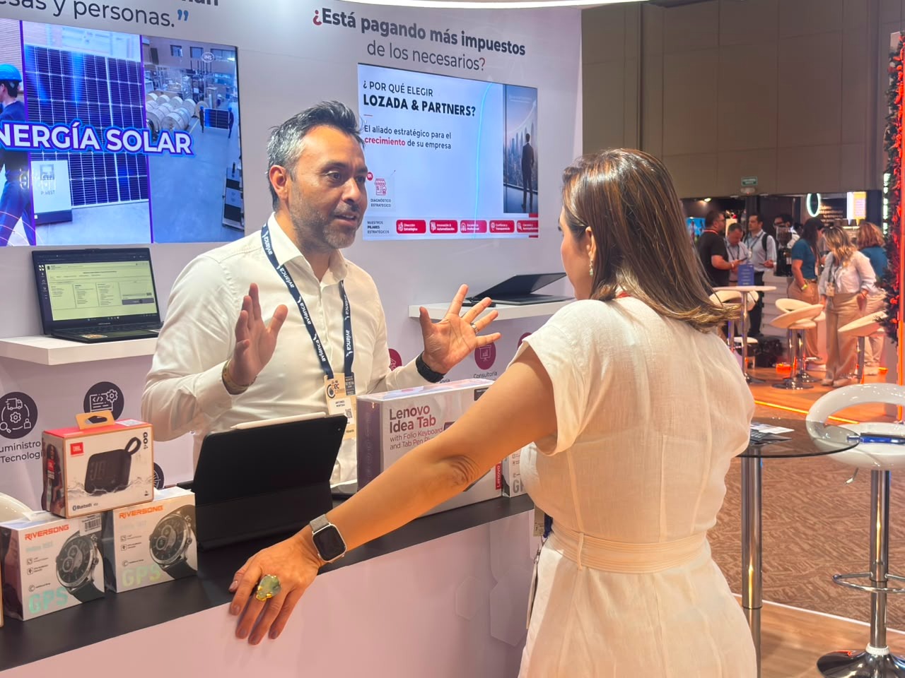 Antonio Mortigo compartiendo con participantes de ANDI